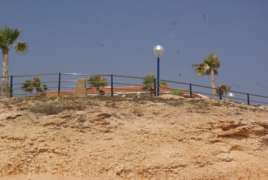 File:ORIHUELA PLAYA FLAMENCA ROCAS - panoramio (1).jpg
