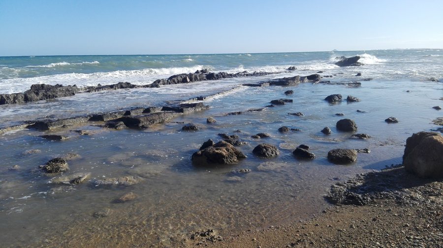 File:Canteras romanas de Mil Palmeras 1.jpg